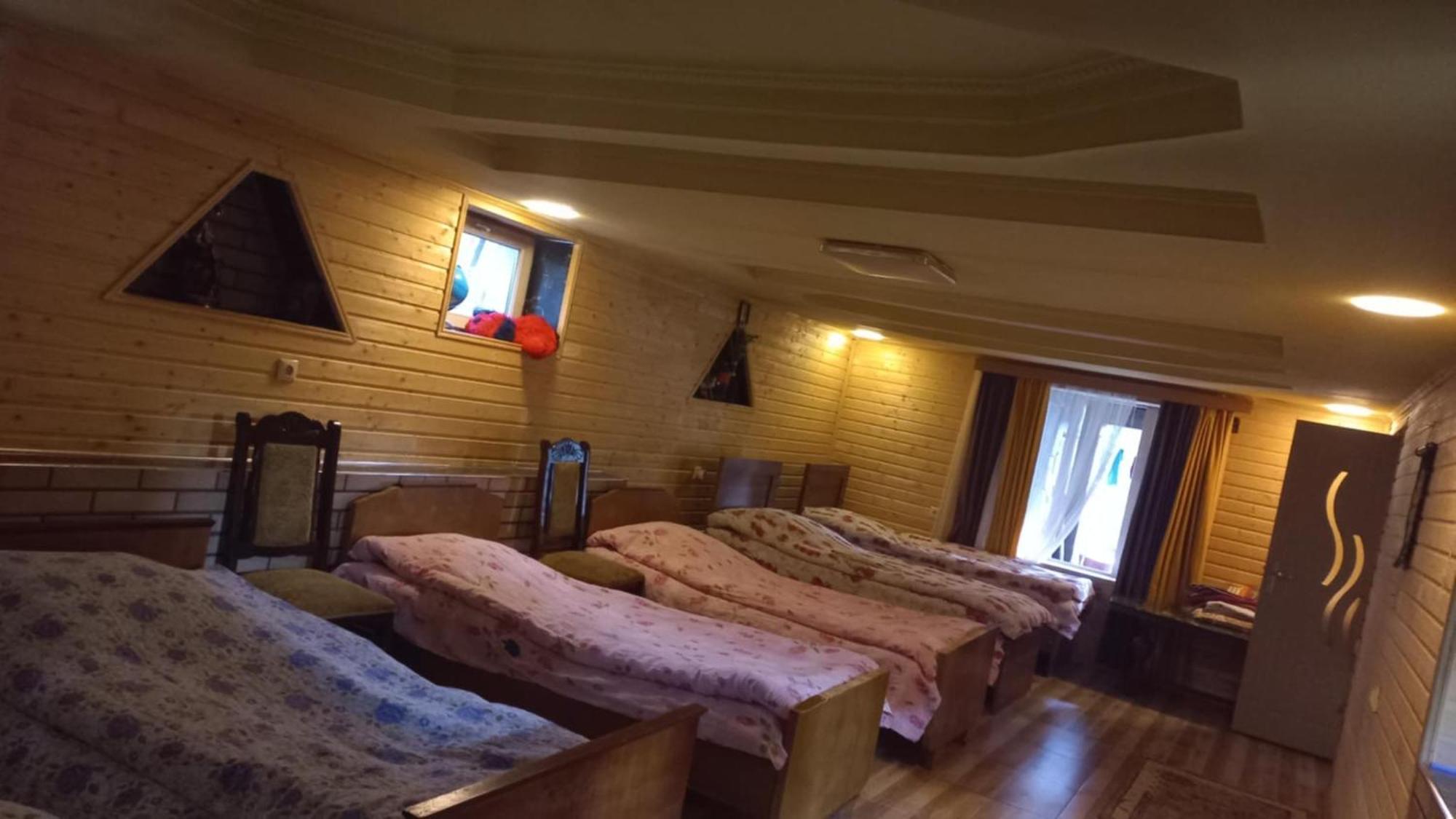 Bezengi Guest House Lalkhori Exteriör bild